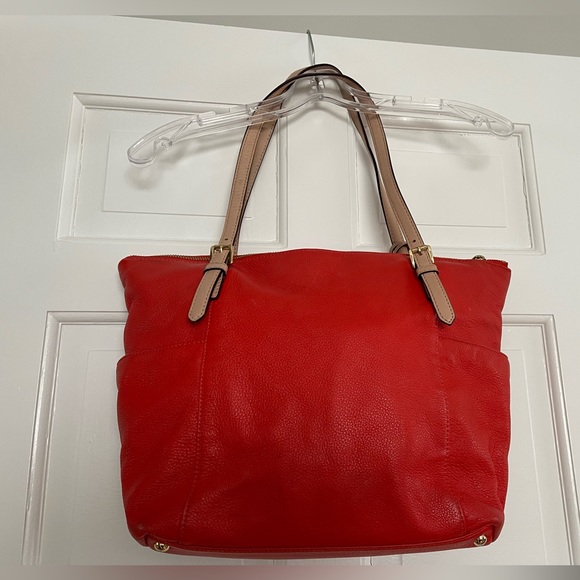 SPRING CLEARANCE! 🔥Michael Kors Vibrant Orange Leather Shoulder Bag 🔥 - Picture 3 of 9